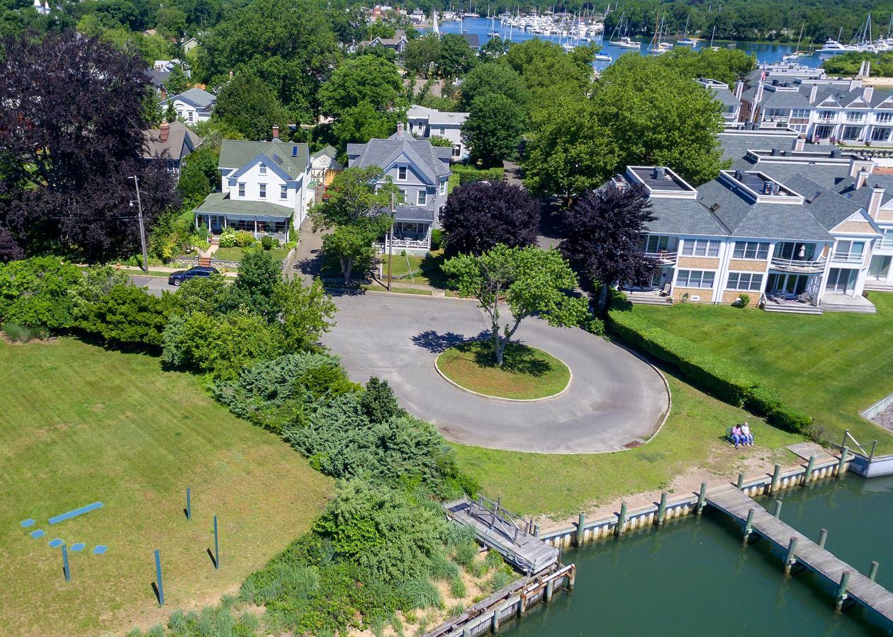 The Stirling House Waterfront Inn Greenport Exterior photo