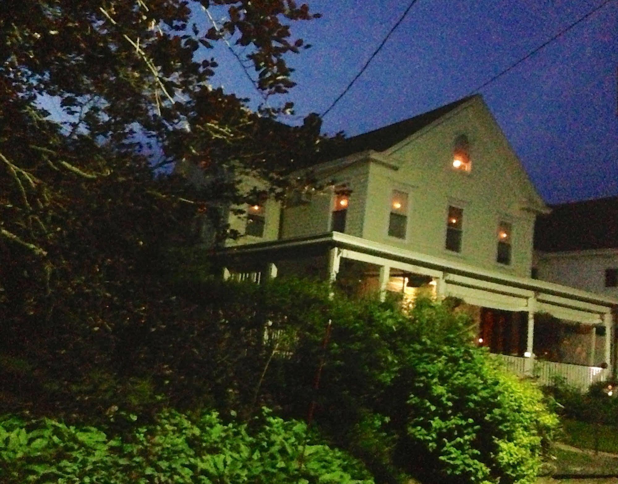 The Stirling House Waterfront Inn Greenport Exterior photo
