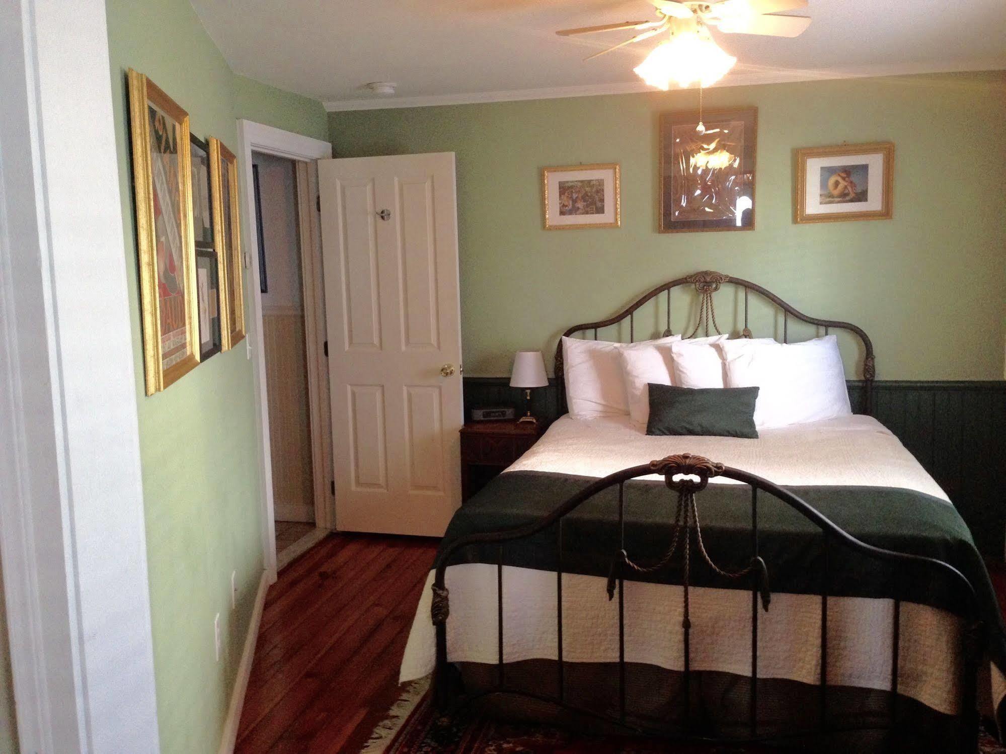 The Stirling House Waterfront Inn Greenport Exterior photo